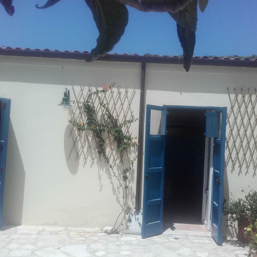 Il Cortile Della Monaca Bed & Breakfast บรินดิซิ ภายนอก รูปภาพ