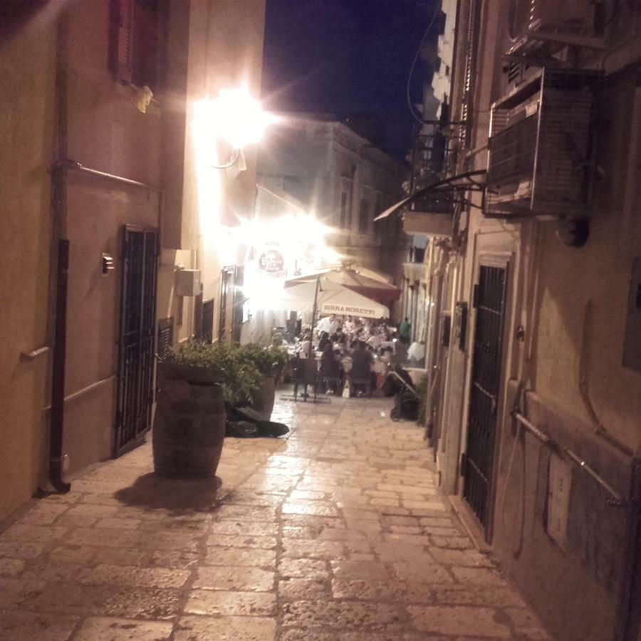 Il Cortile Della Monaca Bed & Breakfast บรินดิซิ ภายนอก รูปภาพ